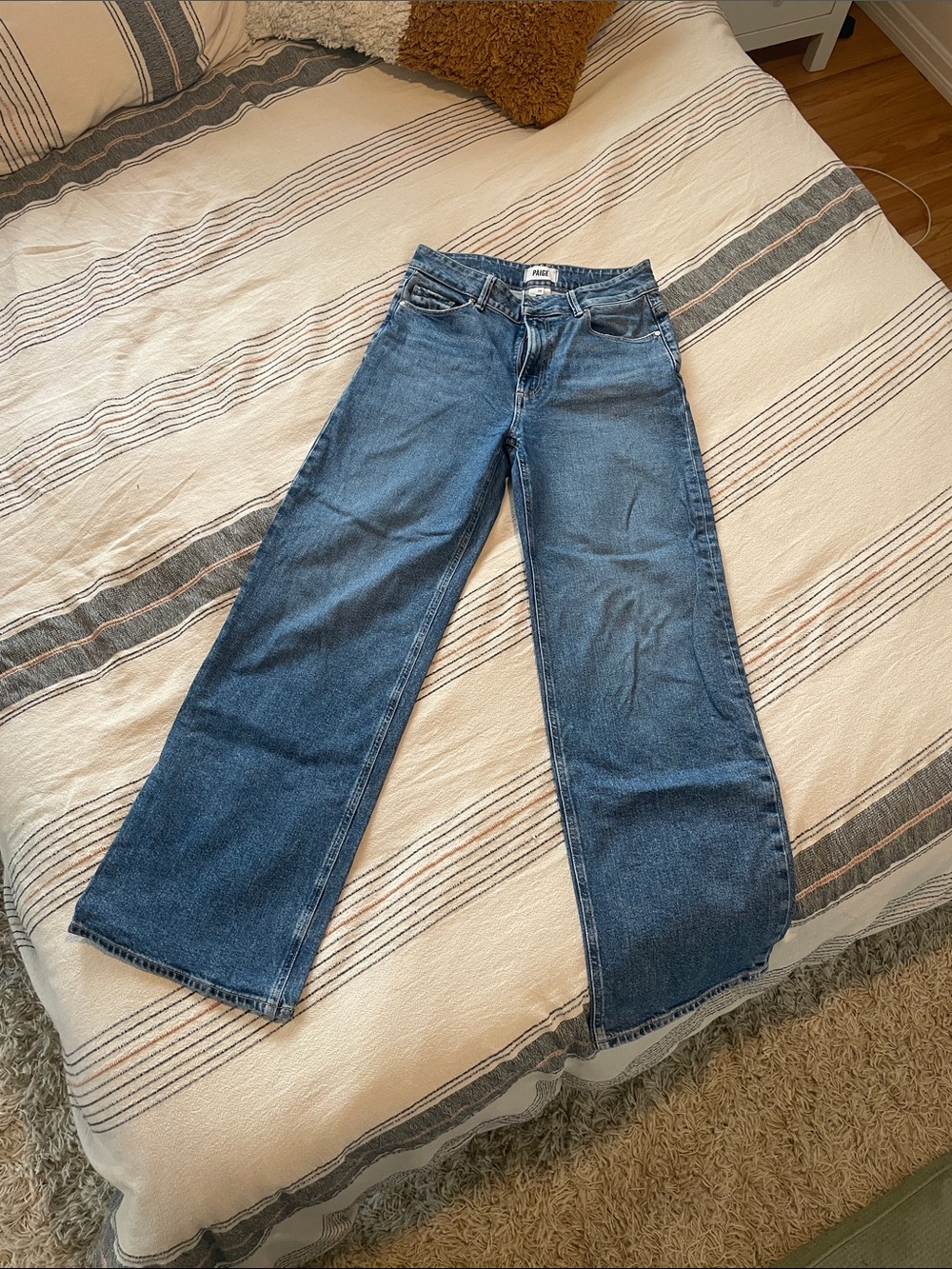 PAIGE Sasha Wide-Leg Jeans in Medium Blue Wash